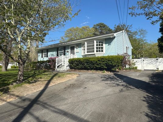 Backyard, Exterior, Facade, Cape Cod