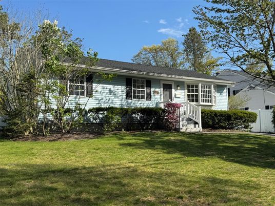 Backyard, Exterior, Facade, Cape Cod