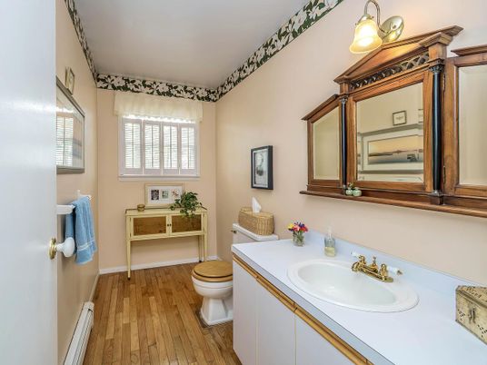 Bathroom, Interior, Pendant Lights, Wood Texture Flooring