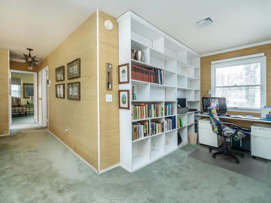 Home Office, Interior