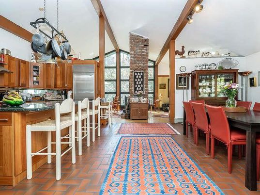 Dining room, Interior, Kitchen, Pendant Lights, Stainless Steel Appliances