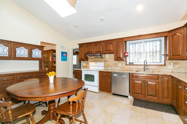 Dining room, Interior, Kitchen, Recessed Lighting, Stainless Steel Appliances