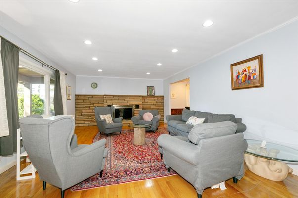 Interior, Living room, Recessed Lighting, Wood Texture Flooring