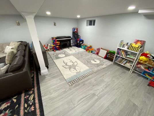 Interior, Piano, Recessed Lighting, Wood Texture Flooring