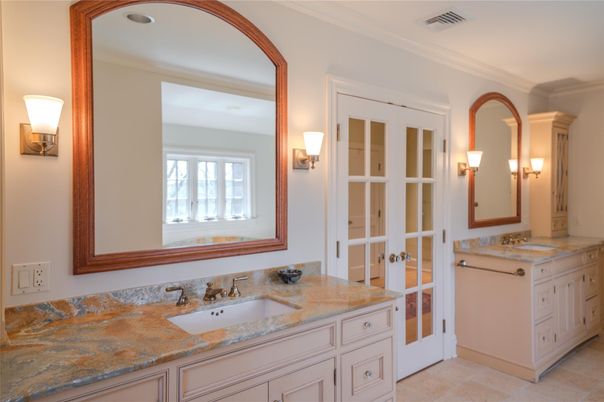 Bathroom, Dual Sink Vanities, Interior, Recessed Lighting