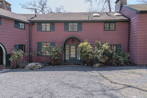 Exterior, Facade, Georgian