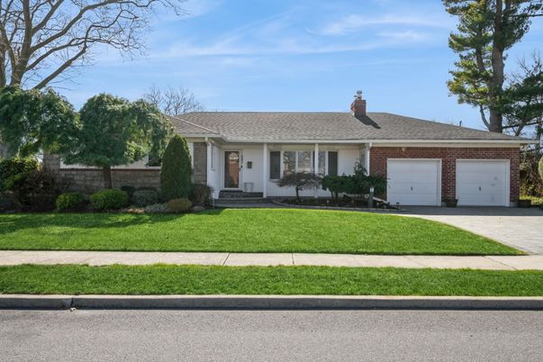 Attached, Exterior, Facade, Brick Facade, Ranch