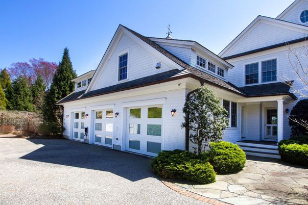 Attached, Exterior, Facade, Farmhouse