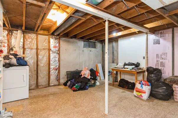 Interior, Washer, Wooden Beams
