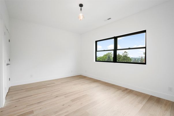 Empty room, Interior, Pendant Lights, Wood Texture Flooring