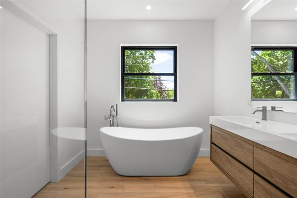 Bathroom, Free Standing Baths, Interior, Recessed Lighting, Wood Texture Flooring