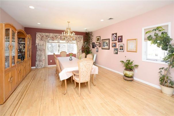 Chandelier, Dining room, Interior, Recessed Lighting, Wood Texture Flooring