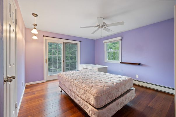 Bedroom, Interior, Pendant Lights, Wood Texture Flooring