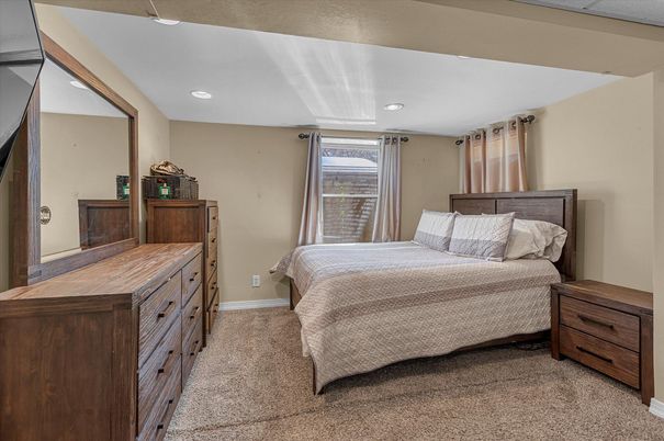 Bedroom, Interior, Recessed Lighting