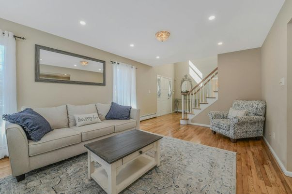 Interior, Living room, Recessed Lighting, Wood Texture Flooring