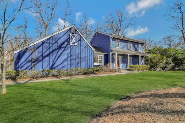 Backyard, Exterior, Facade, Split Level