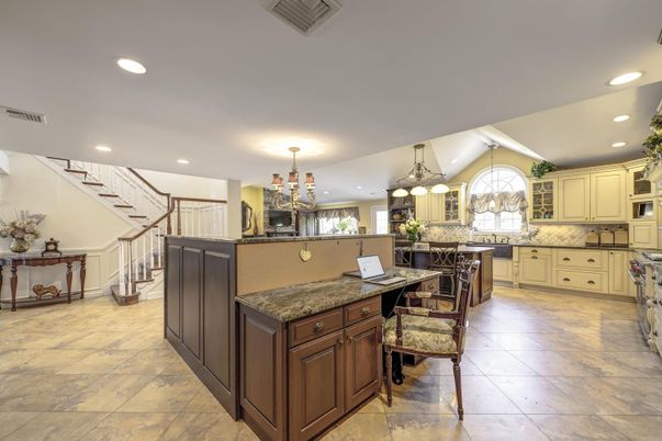 Chandelier, Interior, Kitchen, Recessed Lighting, Stainless Steel Appliances