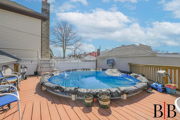 Exterior, Hot Tub, Pool