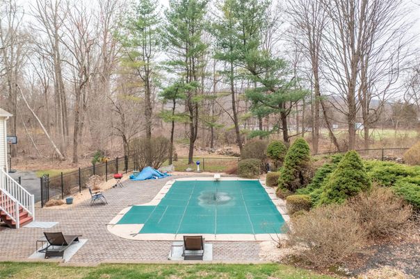 Exterior, Playground, Pool