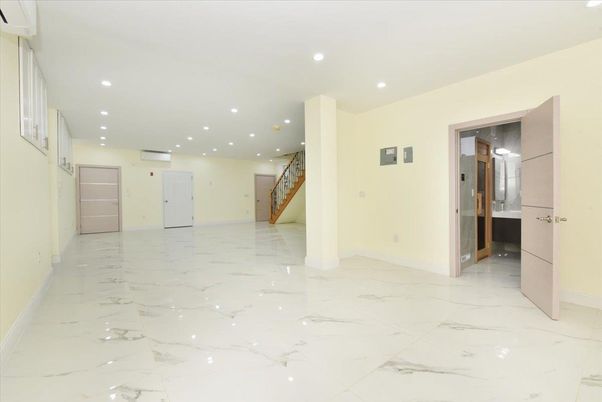 Empty room, Interior, Marble, Recessed Lighting