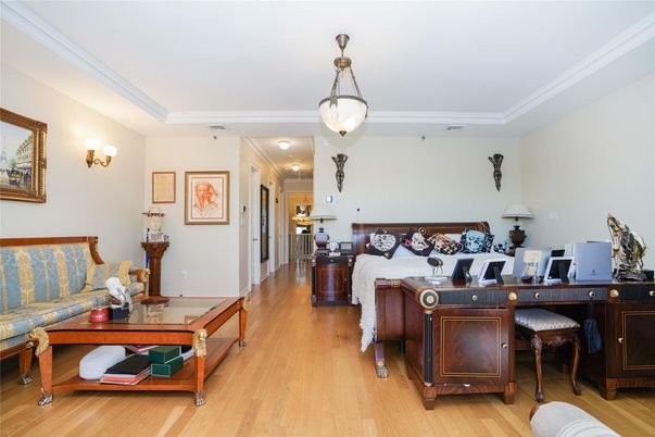 Interior, Pendant Lights, Wood Texture Flooring