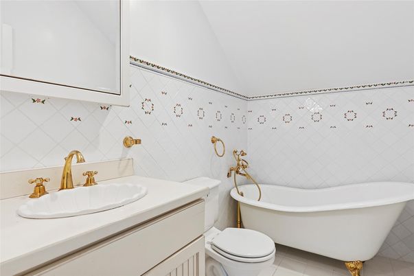 Bathroom, Free Standing Baths, Interior