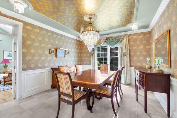Chandelier, Dining room, Interior