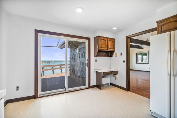 Interior, Recessed Lighting, Water, Wood Texture Flooring