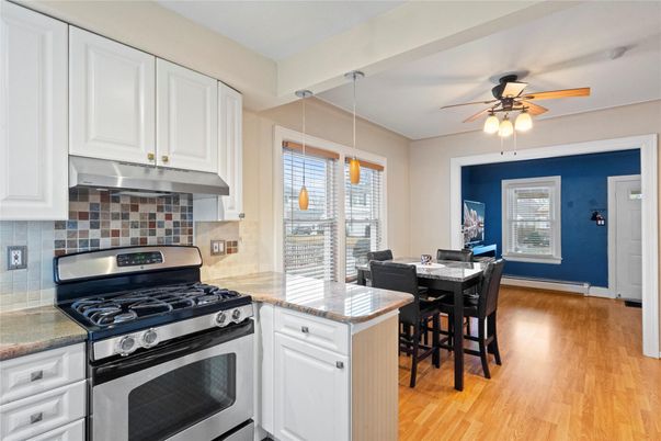 Dining room, Interior, Kitchen, Pendant Lights, Wood Texture Flooring