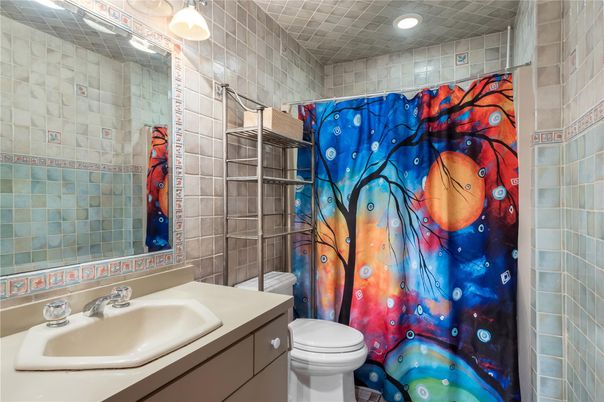 Bathroom, Interior, Recessed Lighting