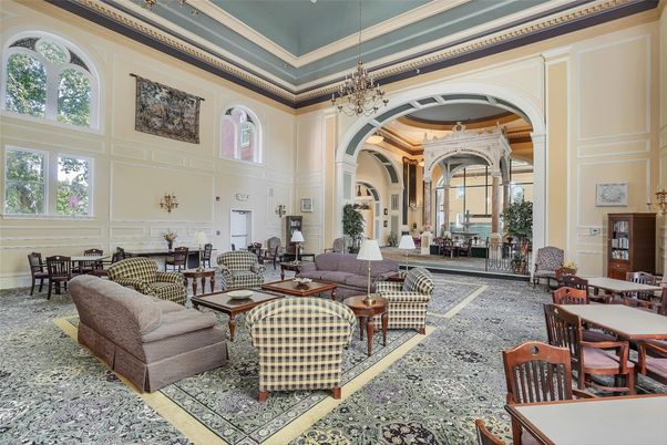 Chandelier, Dining room, Interior, Living room
