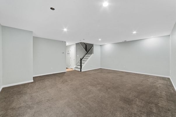 Empty room, Interior, Recessed Lighting