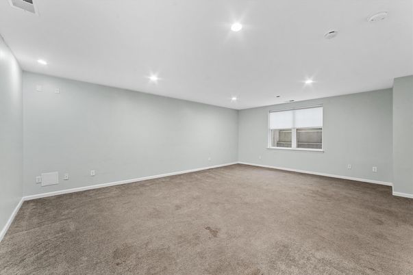 Empty room, Interior, Recessed Lighting