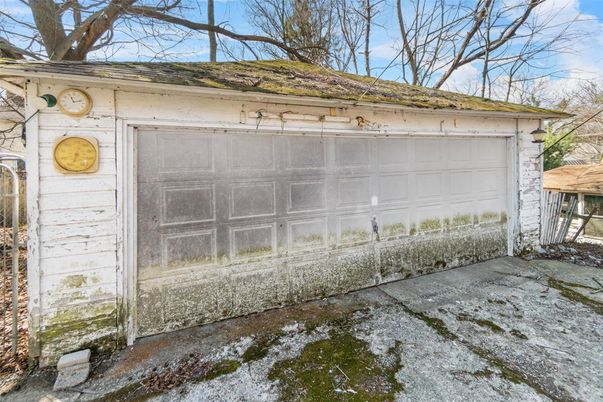 Detached Garage, Exterior
