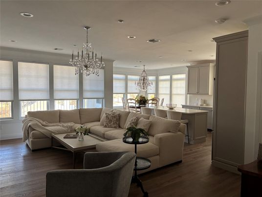 Chandelier, Dining room, Interior, Living room, Recessed Lighting, Wood Texture Flooring
