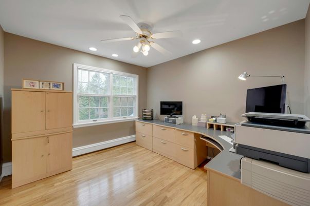 Home Office, Interior, Recessed Lighting, Wood Texture Flooring