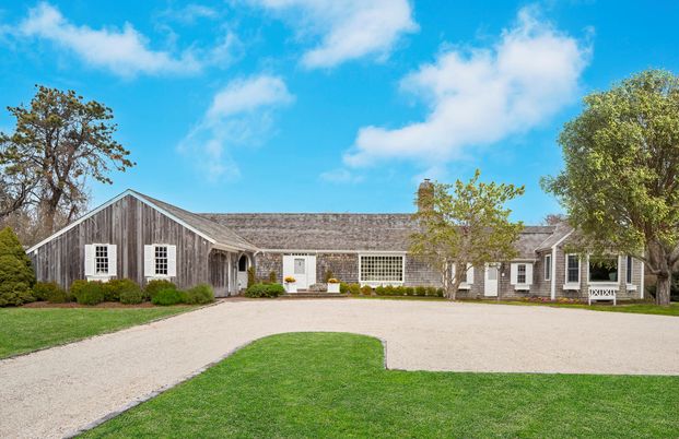 Backyard, Exterior, Facade, Ranch