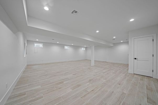 Empty room, Interior, Recessed Lighting, Wood Texture Flooring