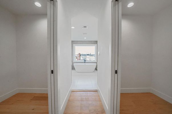 Bathroom, Free Standing Baths, Interior, Recessed Lighting, Wood Texture Flooring