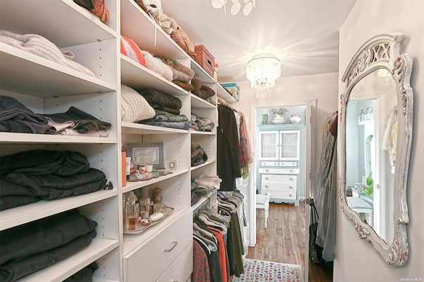 Chandelier, Interior, Walk-in Closets, Wood Texture Flooring