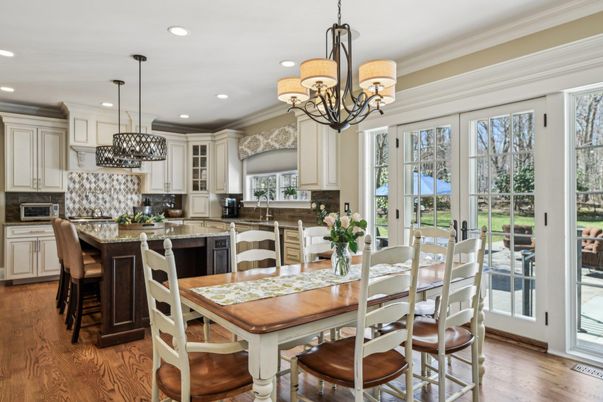 Chandelier, Dining room, Interior, Kitchen, Pendant Lights, Recessed Lighting, Wood Texture Flooring