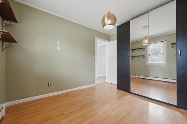 Empty room, Interior, Pendant Lights, Wood Texture Flooring