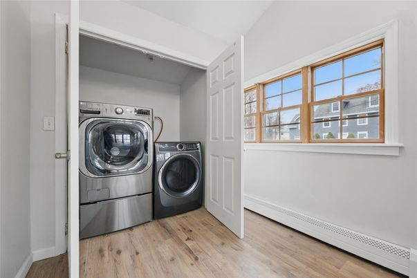 Interior, Utility Closets, Washer, Wood Texture Flooring