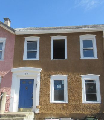 Exterior, Facade, Rowhouse