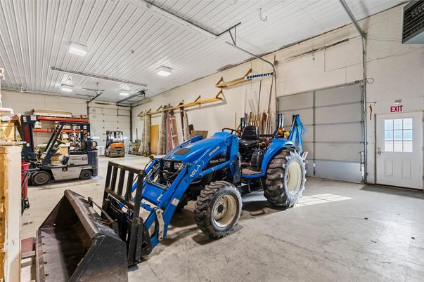 Garage, Interior