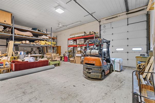 Garage, Interior
