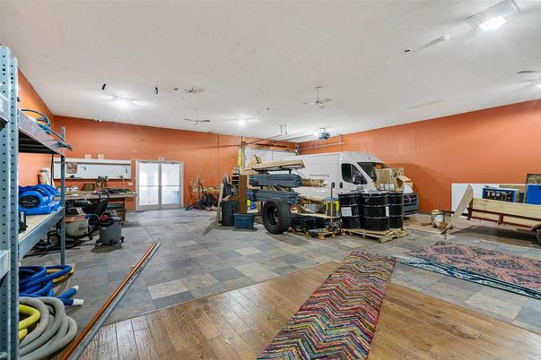 Fitness Equipment, Interior, Recessed Lighting, Wood Texture Flooring