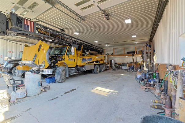 Garage, Interior