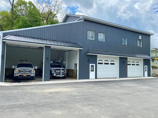 Attached, Exterior, Facade, Farmhouse