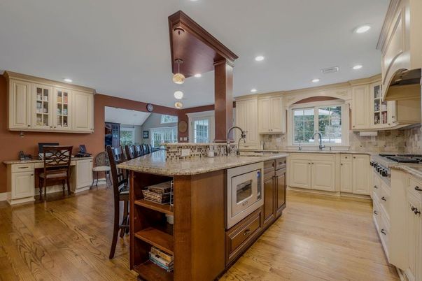 Dining room, Interior, Kitchen, Recessed Lighting, Wood Texture Flooring